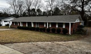 151 Lake Harbour Drive, Ridgeland, MS 39157