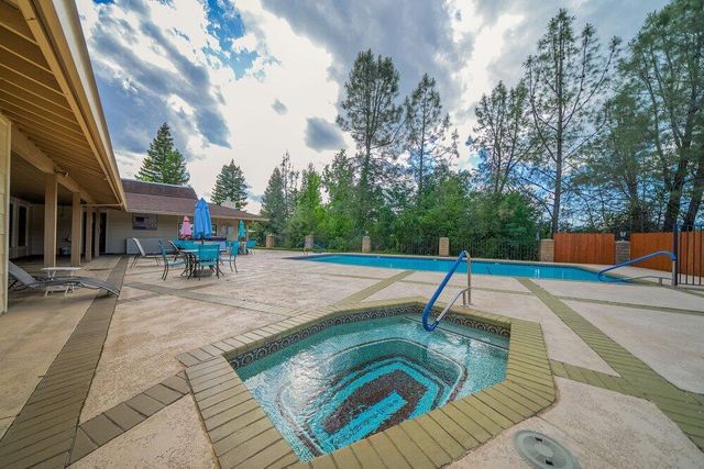 470 Brushwood Drive, 139, Redding, CA 96003