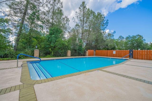 470 Brushwood Drive, 139, Redding, CA 96003
