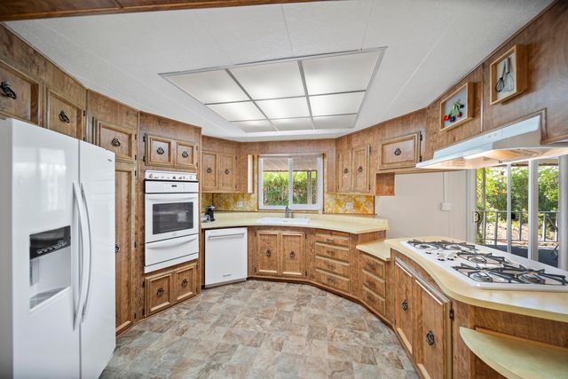 470 Brushwood Drive, 139, Redding, CA 96003