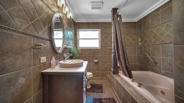 8432 Greenwood Avenue, Munster, IN 46321