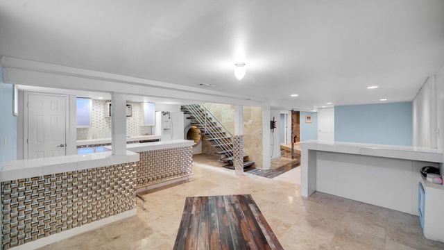 8432 Greenwood Avenue, Munster, IN 46321