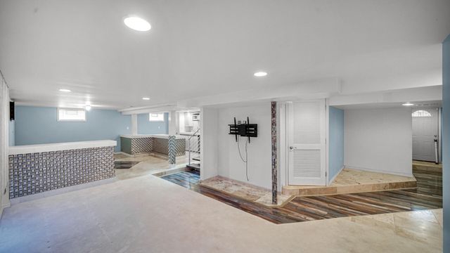 8432 Greenwood Avenue, Munster, IN 46321