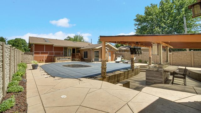 8432 Greenwood Avenue, Munster, IN 46321