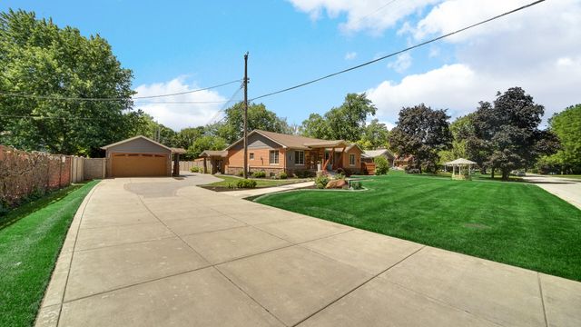 8432 Greenwood Avenue, Munster, IN 46321