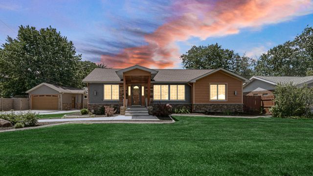 8432 Greenwood Avenue, Munster, IN 46321