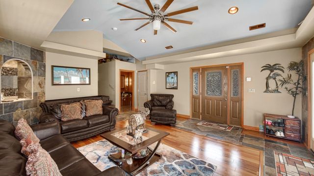 8432 Greenwood Avenue, Munster, IN 46321