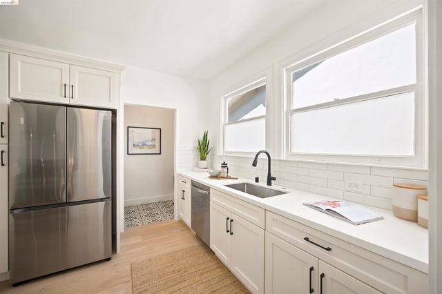 661 Brookwood Pl, Oakland, CA 94610