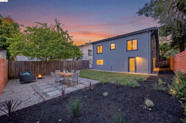 661 Brookwood Pl, Oakland, CA 94610
