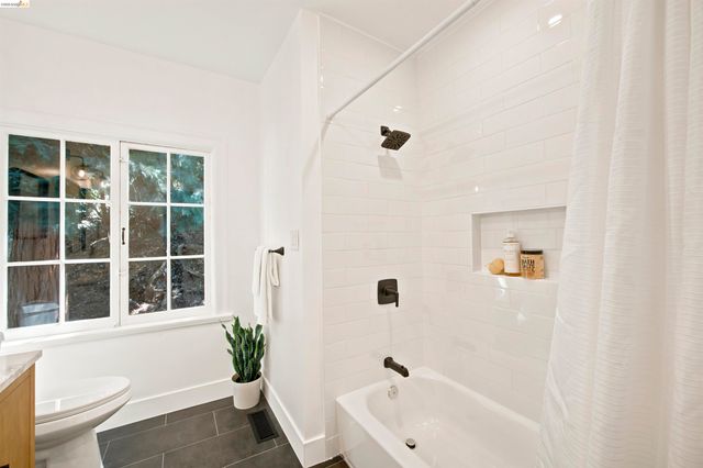 661 Brookwood Pl, Oakland, CA 94610