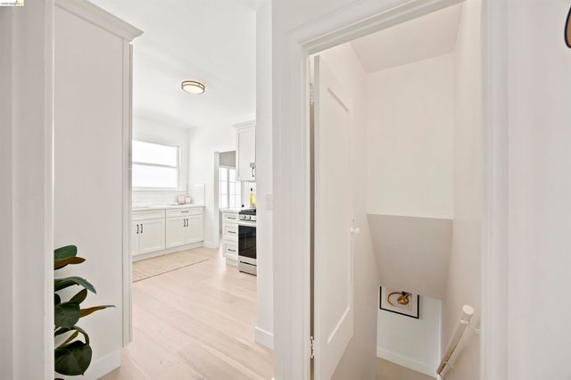 661 Brookwood Pl, Oakland, CA 94610