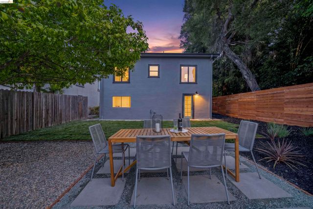 661 Brookwood Pl, Oakland, CA 94610