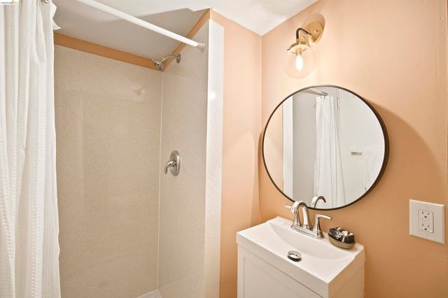 661 Brookwood Pl, Oakland, CA 94610