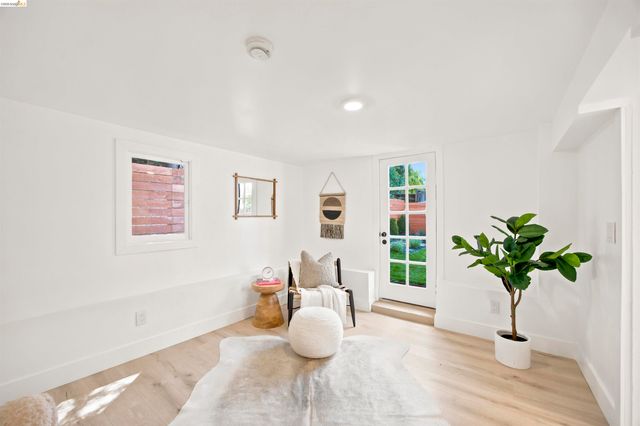 661 Brookwood Pl, Oakland, CA 94610