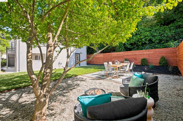 661 Brookwood Pl, Oakland, CA 94610