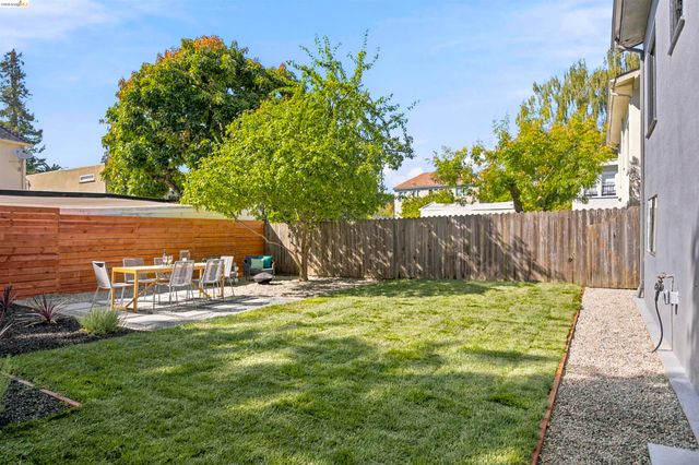 661 Brookwood Pl, Oakland, CA 94610