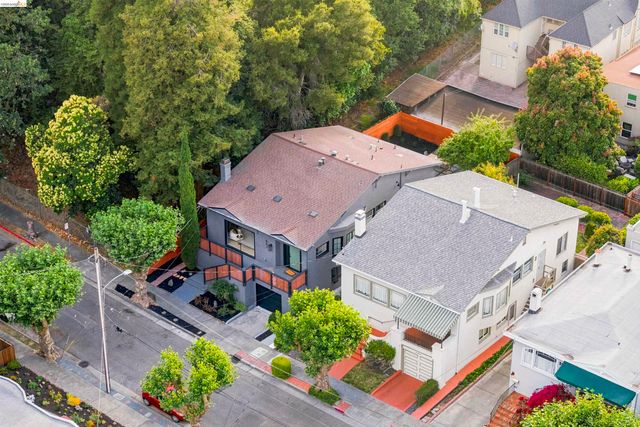661 Brookwood Pl, Oakland, CA 94610