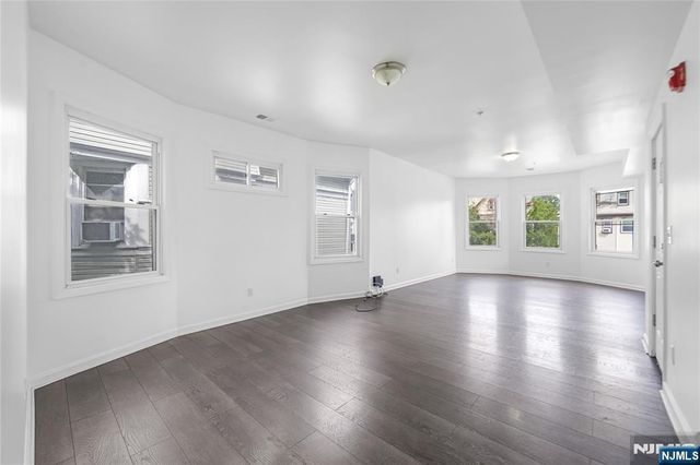 11 Carlton Street, East Orange, NJ 07017