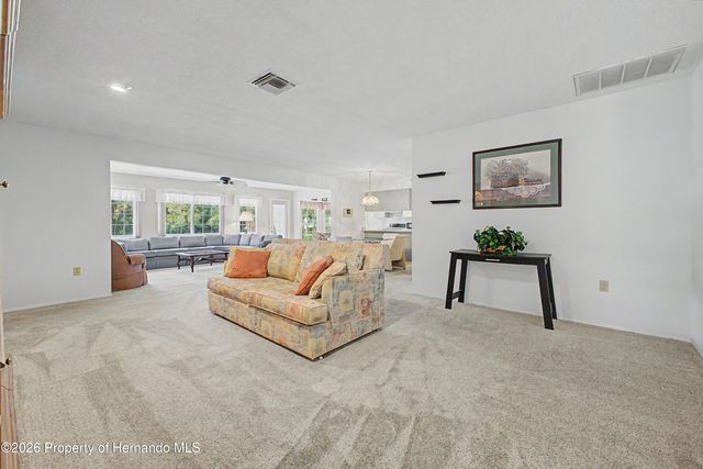 7088 Crown Oaks Drive, Spring Hill, FL 34606