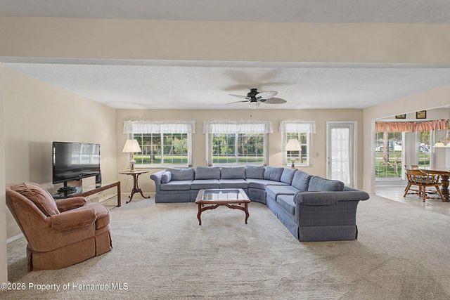 7088 Crown Oaks Drive, Spring Hill, FL 34606