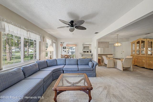 7088 Crown Oaks Drive, Spring Hill, FL 34606