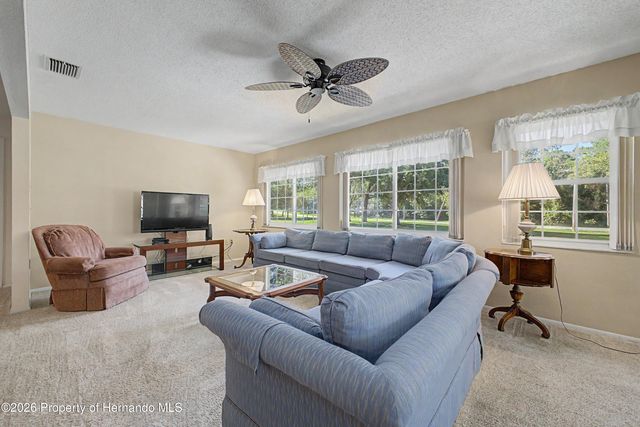7088 Crown Oaks Drive, Spring Hill, FL 34606