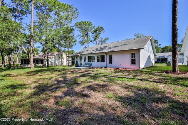 7088 Crown Oaks Drive, Spring Hill, FL 34606
