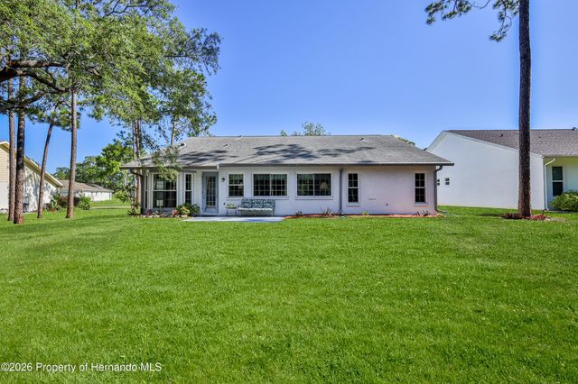7088 Crown Oaks Drive, Spring Hill, FL 34606