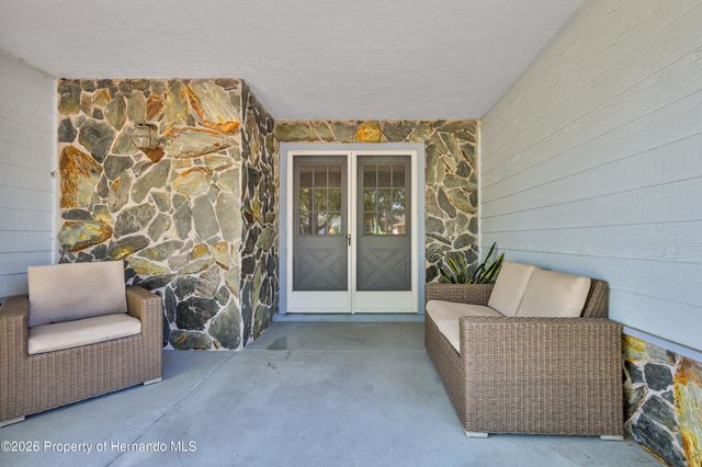 7088 Crown Oaks Drive, Spring Hill, FL 34606
