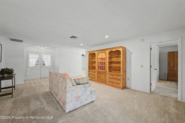 7088 Crown Oaks Drive, Spring Hill, FL 34606