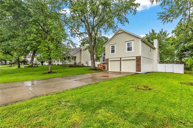 503 Sunrise Drive, Belton, MO 64012