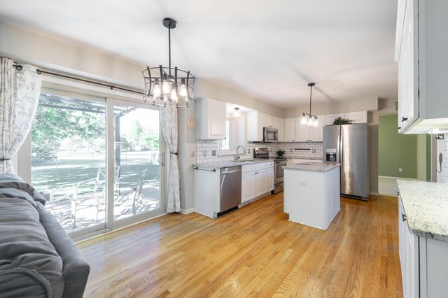 22006 Cherrywood Road, Woodhaven City, MI 48183