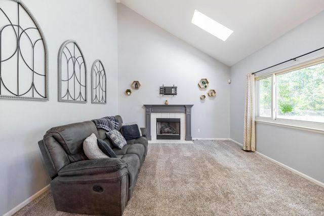 22006 Cherrywood Road, Woodhaven City, MI 48183