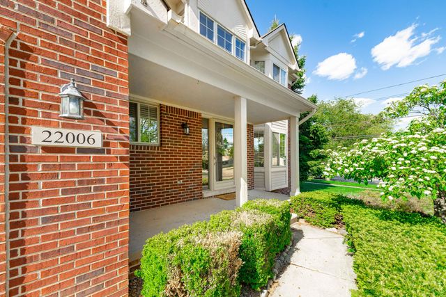 22006 Cherrywood Road, Woodhaven City, MI 48183