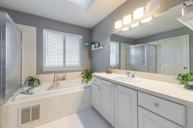 22006 Cherrywood Road, Woodhaven City, MI 48183