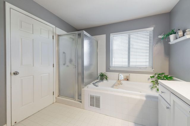 22006 Cherrywood Road, Woodhaven City, MI 48183