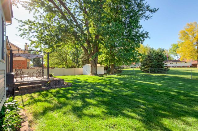22006 Cherrywood Road, Woodhaven City, MI 48183