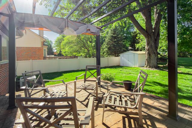 22006 Cherrywood Road, Woodhaven City, MI 48183