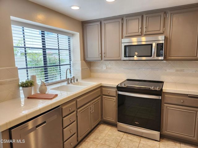 3004 Shadow Brook Lane, Westlake Village, CA 91361