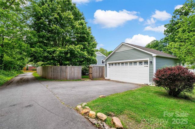 24 Browndale Road, Asheville, NC 28805