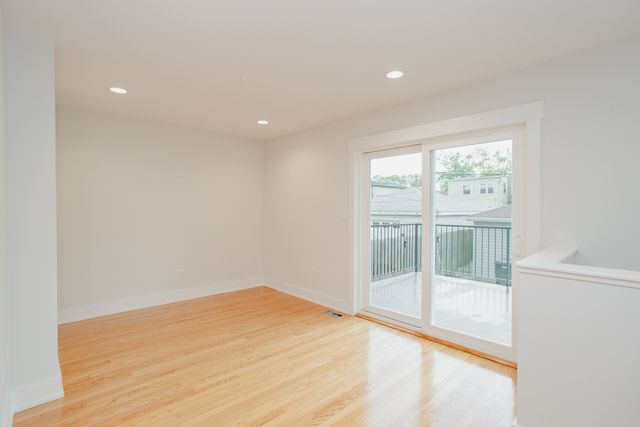 5509 N Central Avenue, Chicago, IL 60630