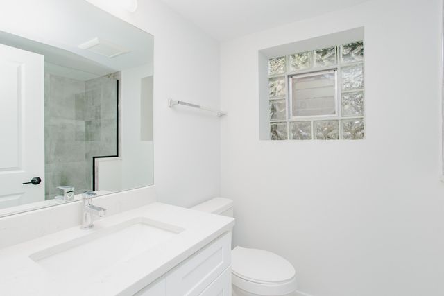 5509 N Central Avenue, Chicago, IL 60630