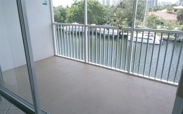 465 Paradise Isle Boulevard 307, Hallandale Beach, FL 33009