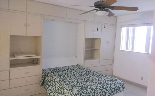 465 Paradise Isle Boulevard 307, Hallandale Beach, FL 33009