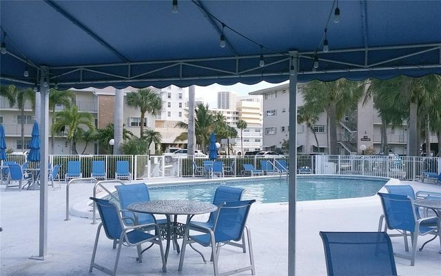 465 Paradise Isle Boulevard 307, Hallandale Beach, FL 33009