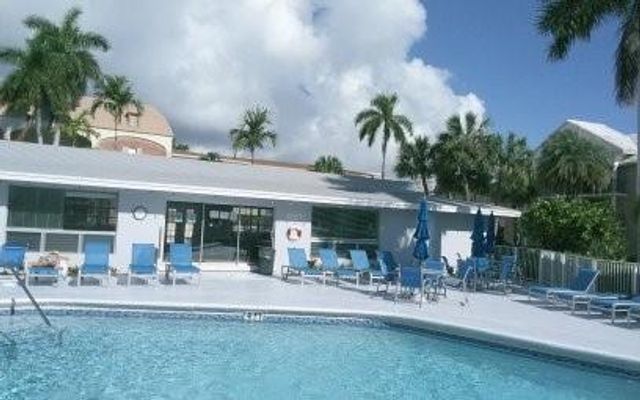 465 Paradise Isle Boulevard 307, Hallandale Beach, FL 33009
