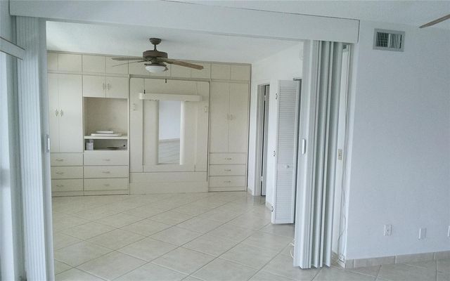 465 Paradise Isle Boulevard 307, Hallandale Beach, FL 33009