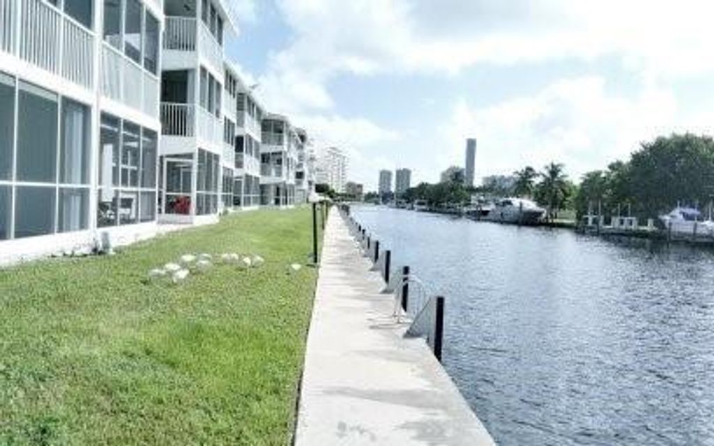 465 Paradise Isle Boulevard 307, Hallandale Beach, FL 33009