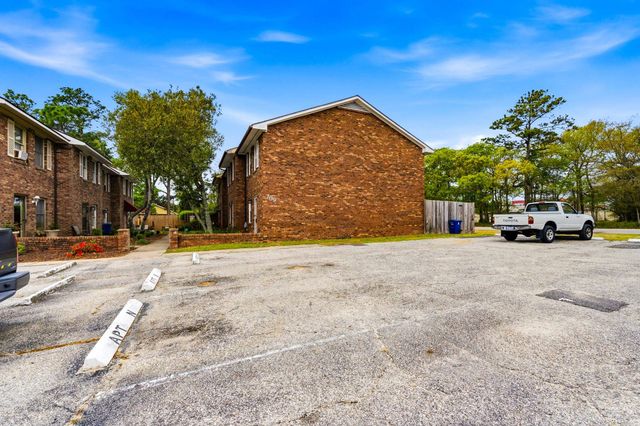 709 26th Ave S Apt M, North Myrtle Beach, SC 29582