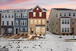 17762 KINGFISHER ISLE RD, Dumfries, VA 22026